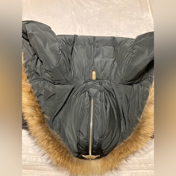 SOLD ✨ MACKAGE AKIVA ✨ - Picture 6 of 10